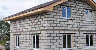 Строительство домов и мансард из газобетона в Боровичах - UpHouse от 124536 руб.
